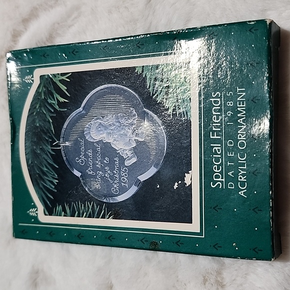 VINTAGE CHRISTMAS DECORATIVE ASSORTMENT BUNDLE - Picture 2 of 8